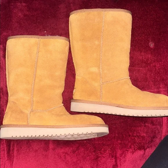 Women’s Koolaburra Chestnut Suede Boots - Picture 2 of 8